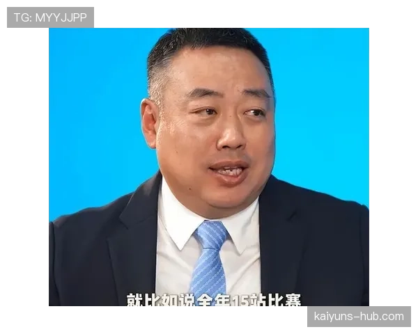 刷到刘国梁拎个包回家，比我家车还贵，隔壁大妈盯着看不眨眼