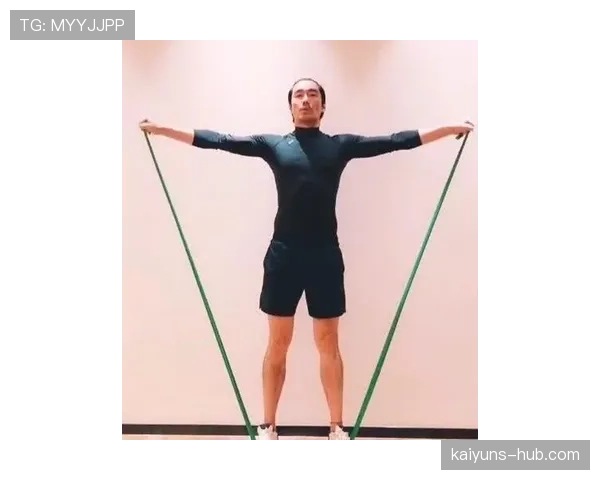 叶诗文训练完随手啃个鸡腿，这自律和放纵的平衡感谁懂啊